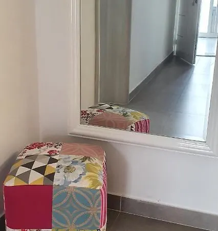 شقة Anja Lux, سبليت